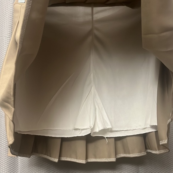 Halara 2-in-1 Siren Tennis Skirt - Tan - Pleated - Excellent Used Condition - Picture 8 of 8
